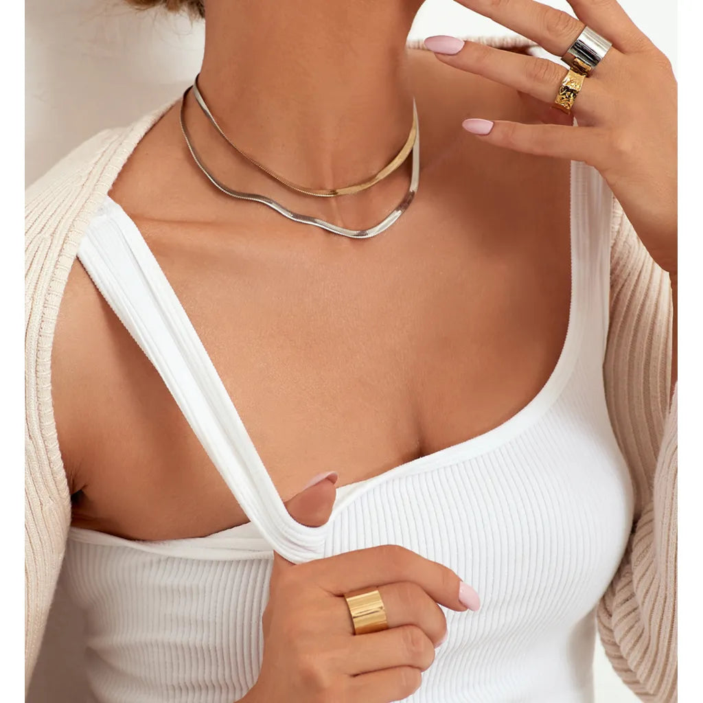 Clair Herringbone Silver Necklace